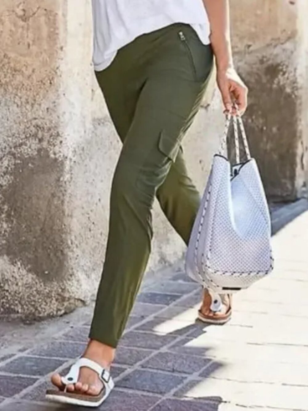 Athleta Chelsea Cargo Pant, Wrinkle Resistant Travel Pant - Womens 4